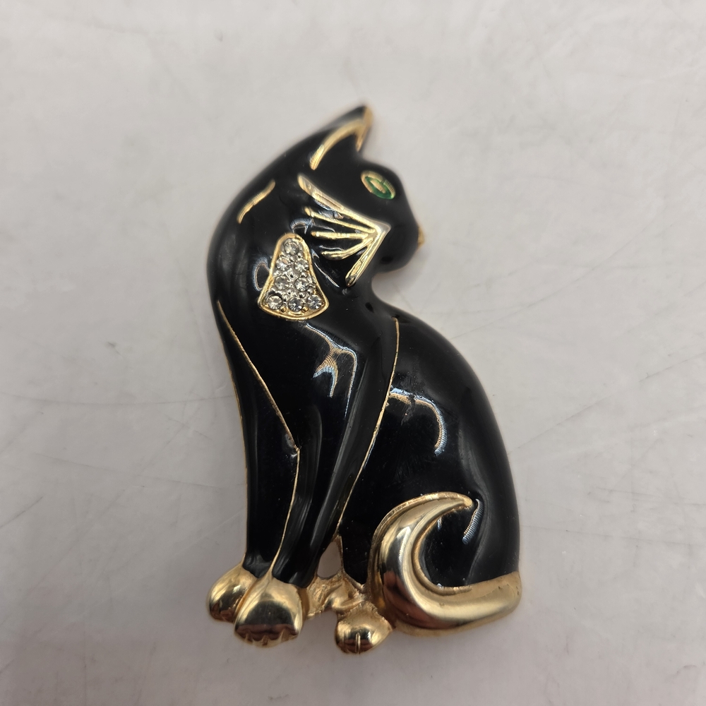 Chic Black and Gold Cat Brooch